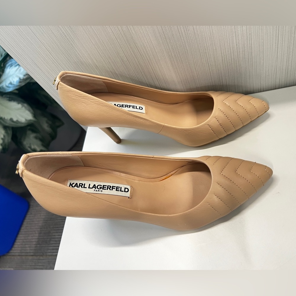 Nude Leather Pumps, size 5.5